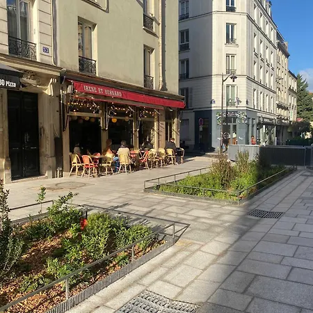 A Bright Parisian Loft In The Heart Of The 17th Arrondissement Paříž