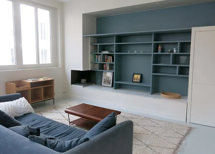 A Bright Parisian Loft In The Heart Of The 17th Arrondissement * Paříž