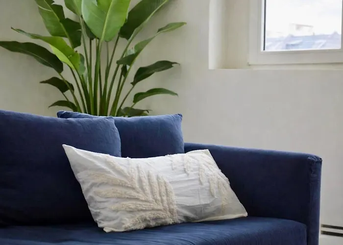 A Bright Parisian Loft In The Heart Of The 17th Arrondissement * Paříž