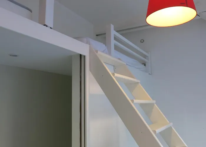 A Bright Parisian Loft In The Heart Of The 17th Arrondissement * Paříž