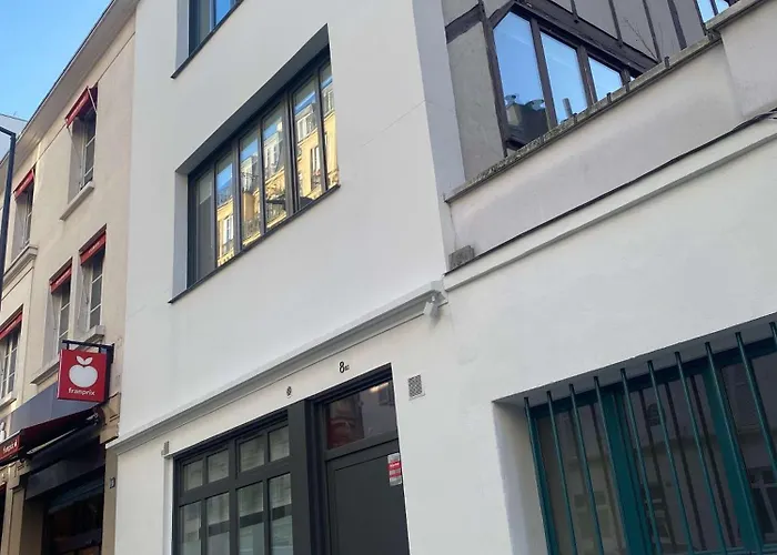 A Bright Parisian Loft In The Heart Of The 17th Arrondissement * Paříž